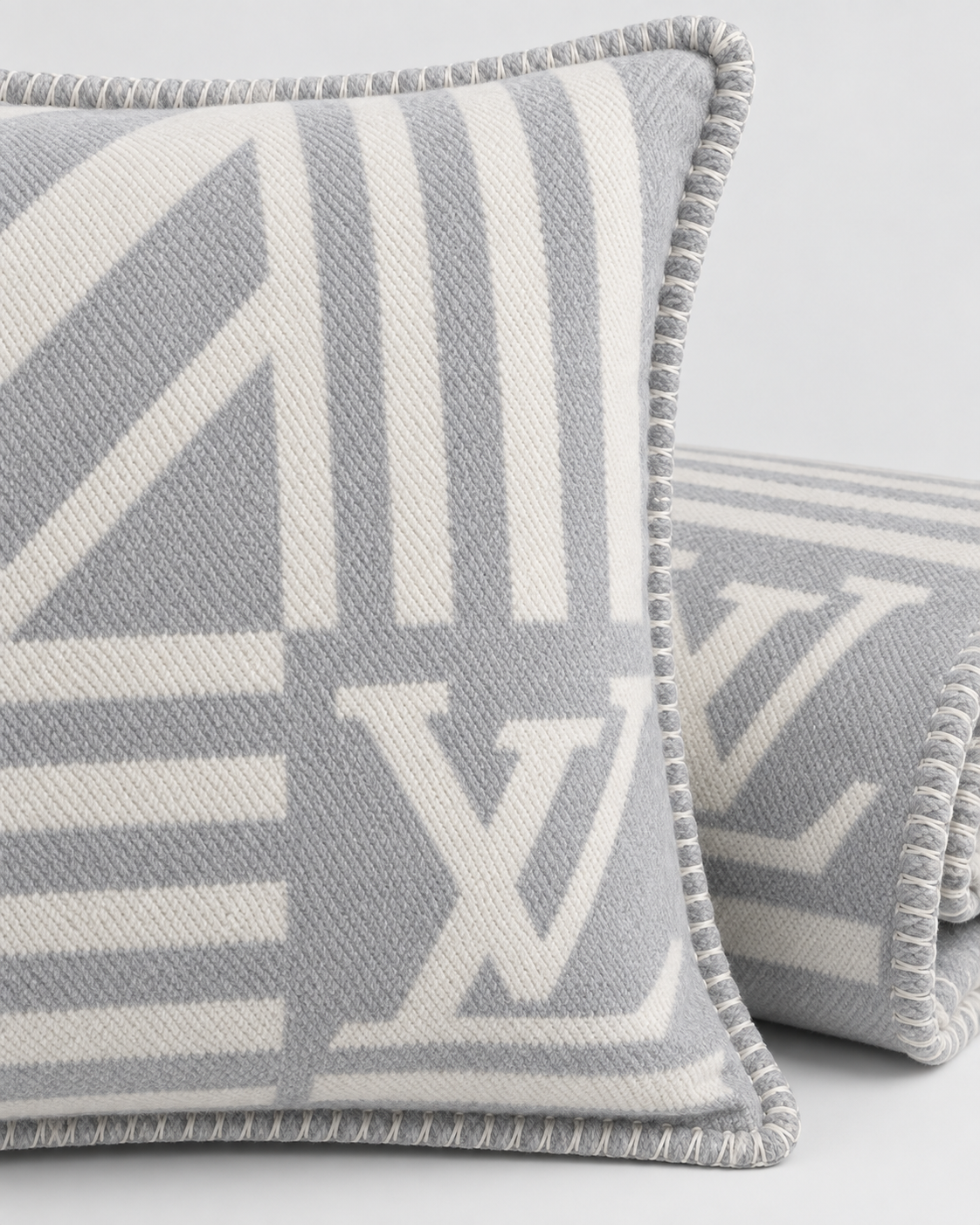 Louis Vuitton – Set Plaid e Cuscino