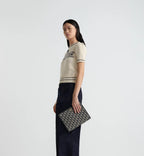 Dior – Pochette 30 Montaigne