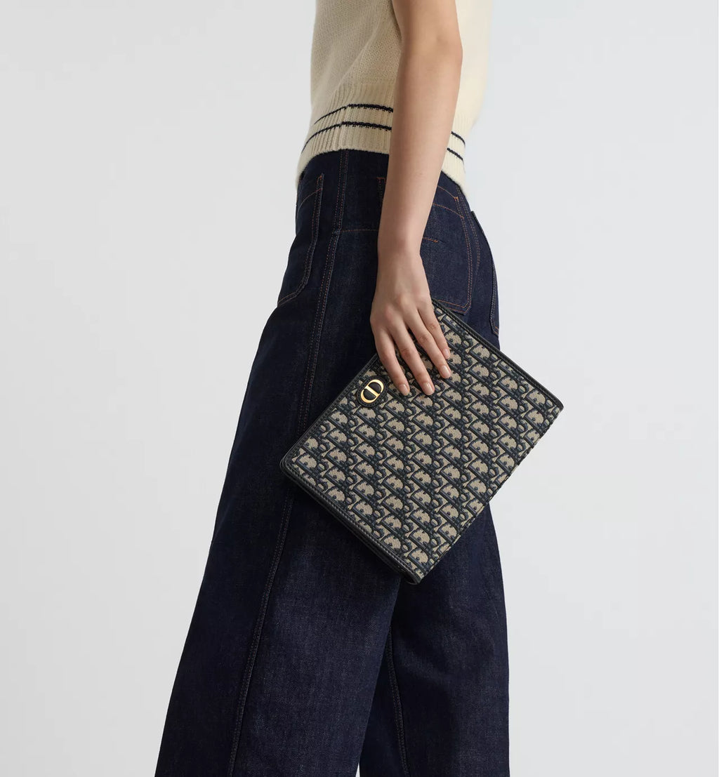 Dior – Pochette 30 Montaigne