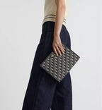 Dior – Pochette 30 Montaigne